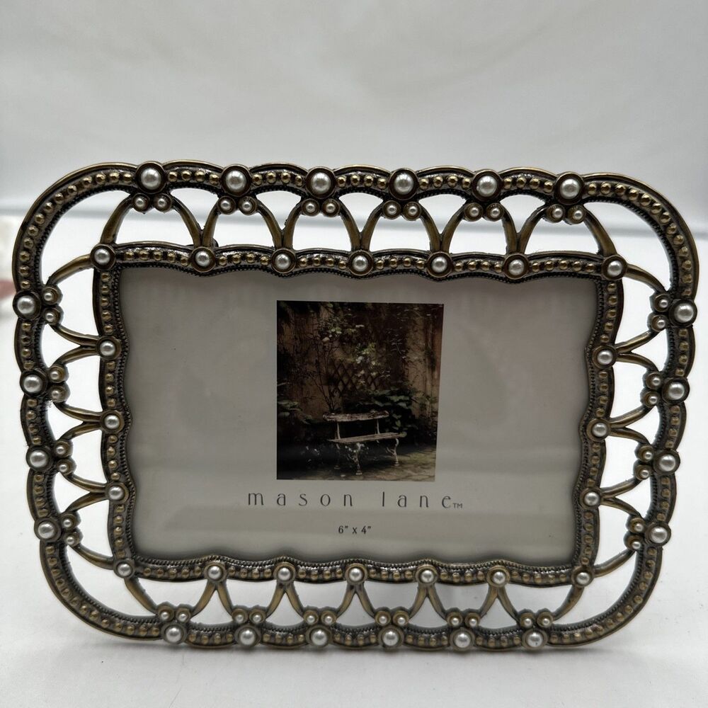 6”x4” Mason Lane Picture Frame.  Ornate Beaded Front, Velvet Back